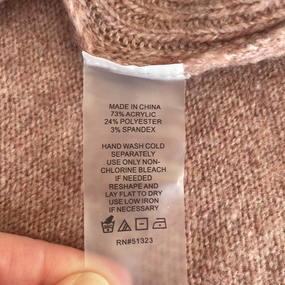 NWT Vince Camuto rose sweater size MP - Picture 8 of 12